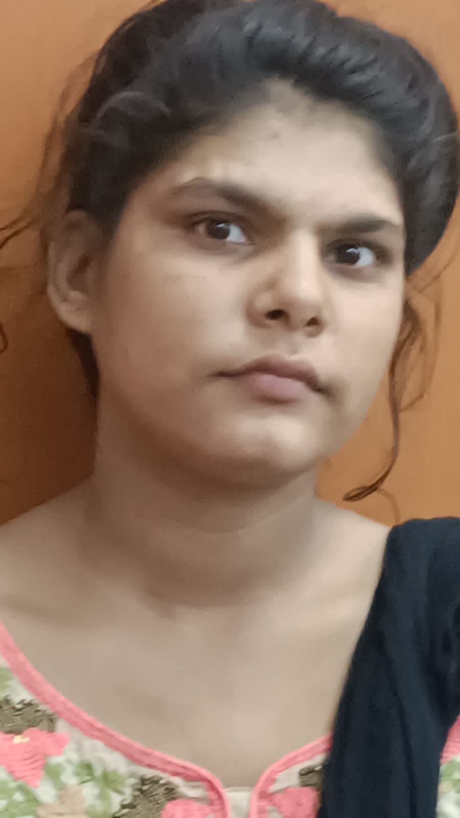 नाम : इकरा हसन